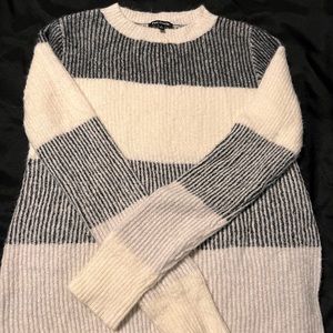 Women’s pink clover black and light grey pullover long sleeve sweater